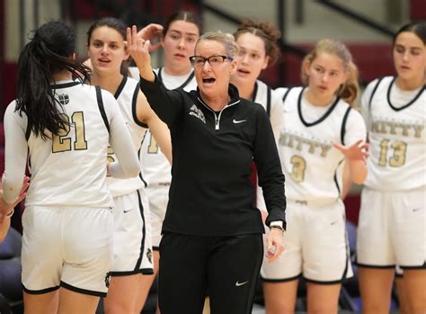 Mitty girls coach Sue Phillips makes Women’s Basketball Hall of Fame